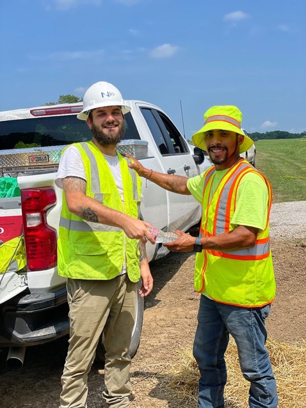 10 Summer Heat Safety Tips for Staying Cool and Safe in the United States Having plenty of water during a work shift in the heat helps keep you hydrated on hot summer days.